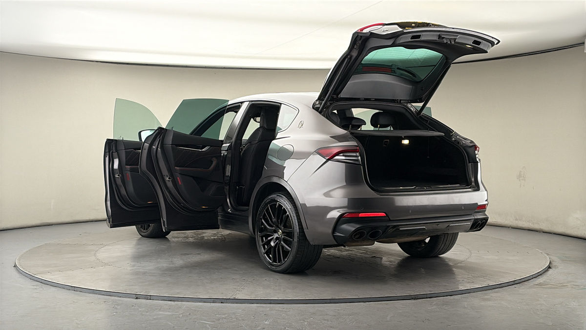 Maserati Levante Image 23