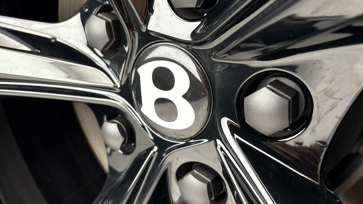 Bentley Bentayga Image 66