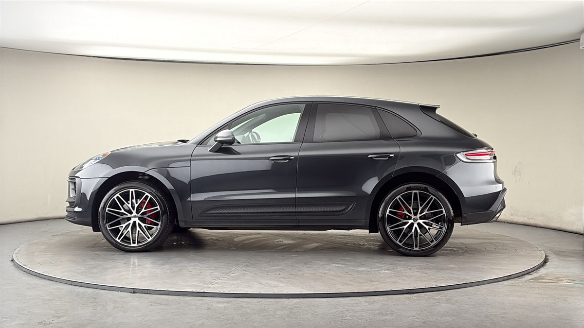 More views of Porsche Macan