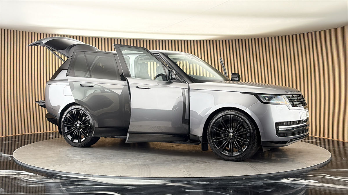 More views of Land Rover Range Rover