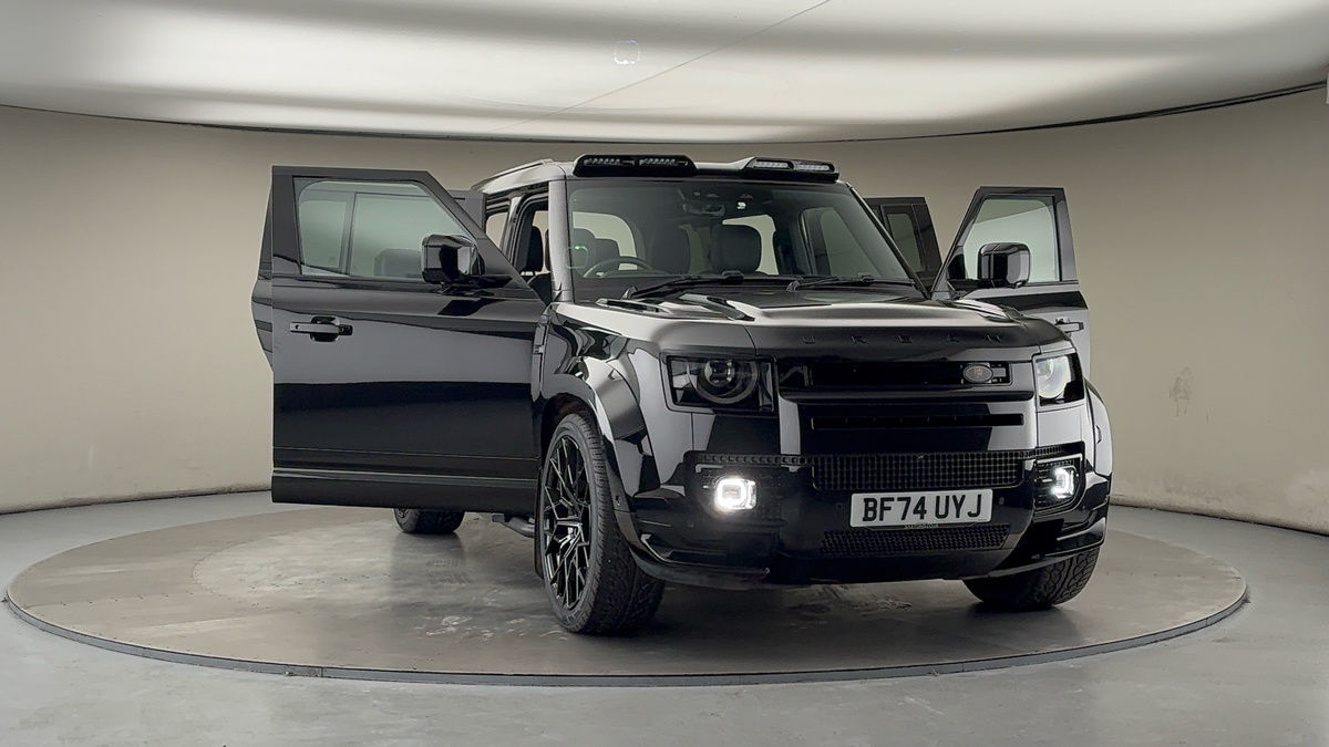 More views of Land Rover Defender 110