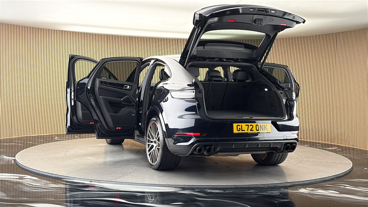 More views of Porsche Cayenne