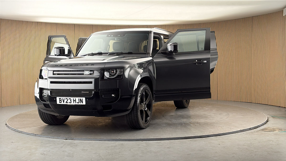 More views of Land Rover Defender 110