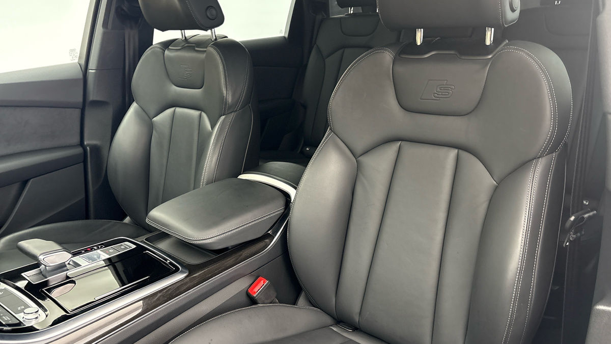 Audi Q7 Image 7