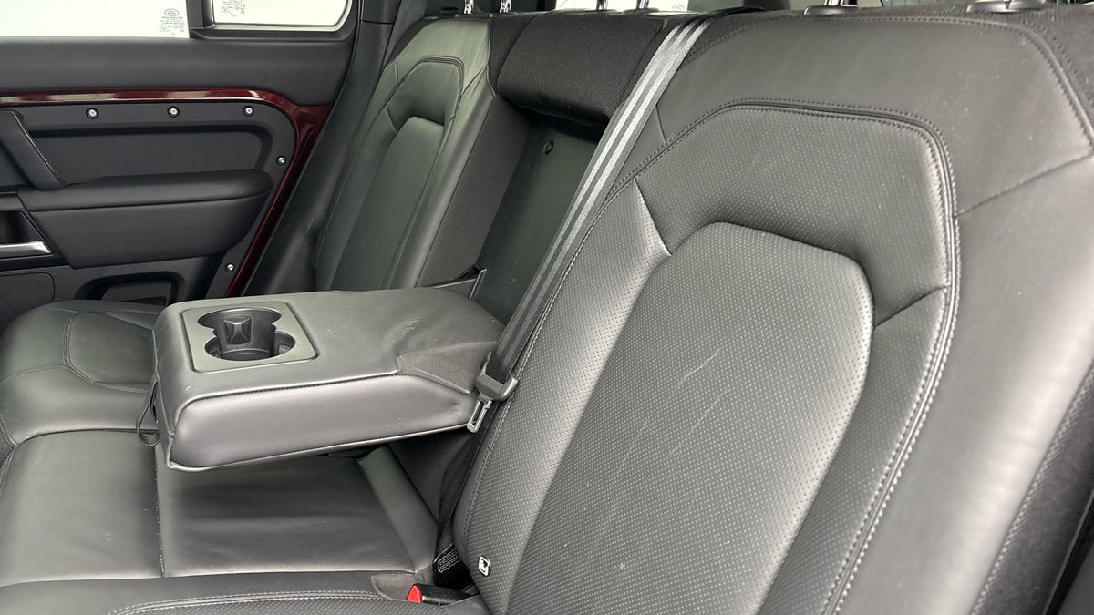 Land Rover Defender 110 Urban Image 9