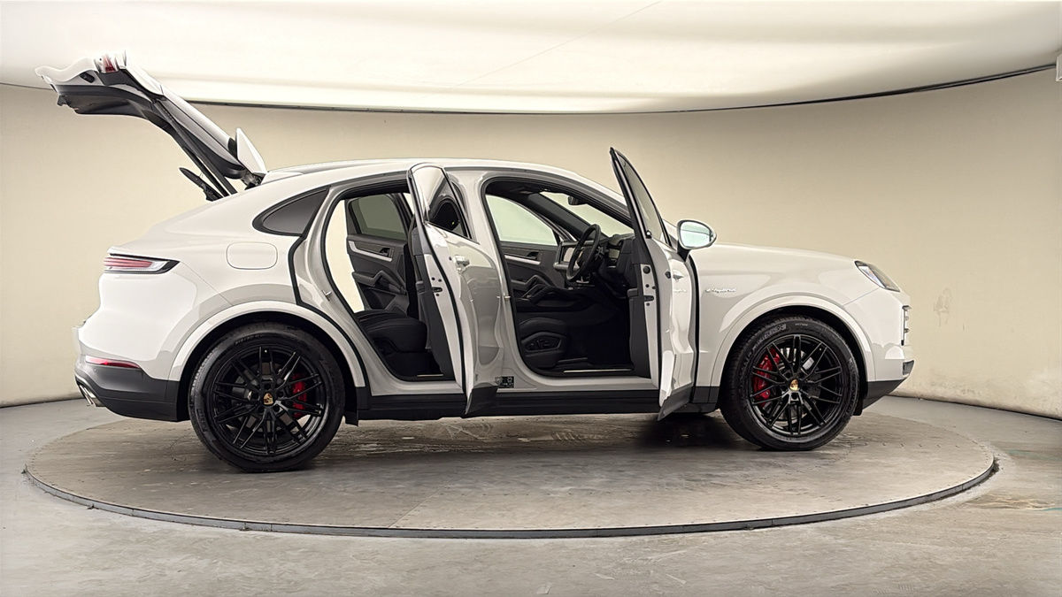 More views of Porsche Cayenne