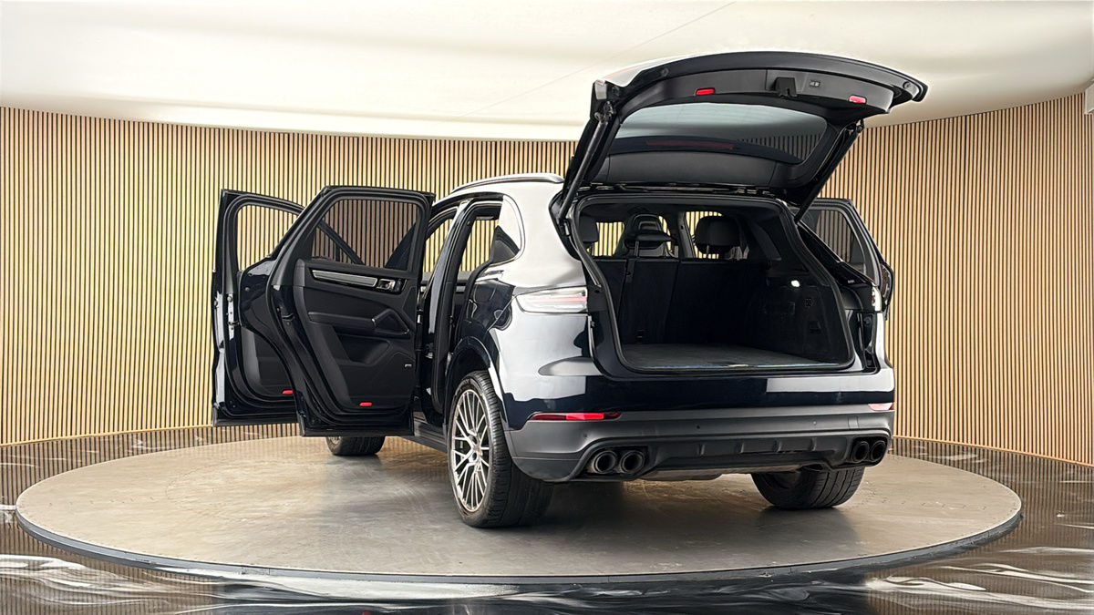 More views of Porsche Cayenne