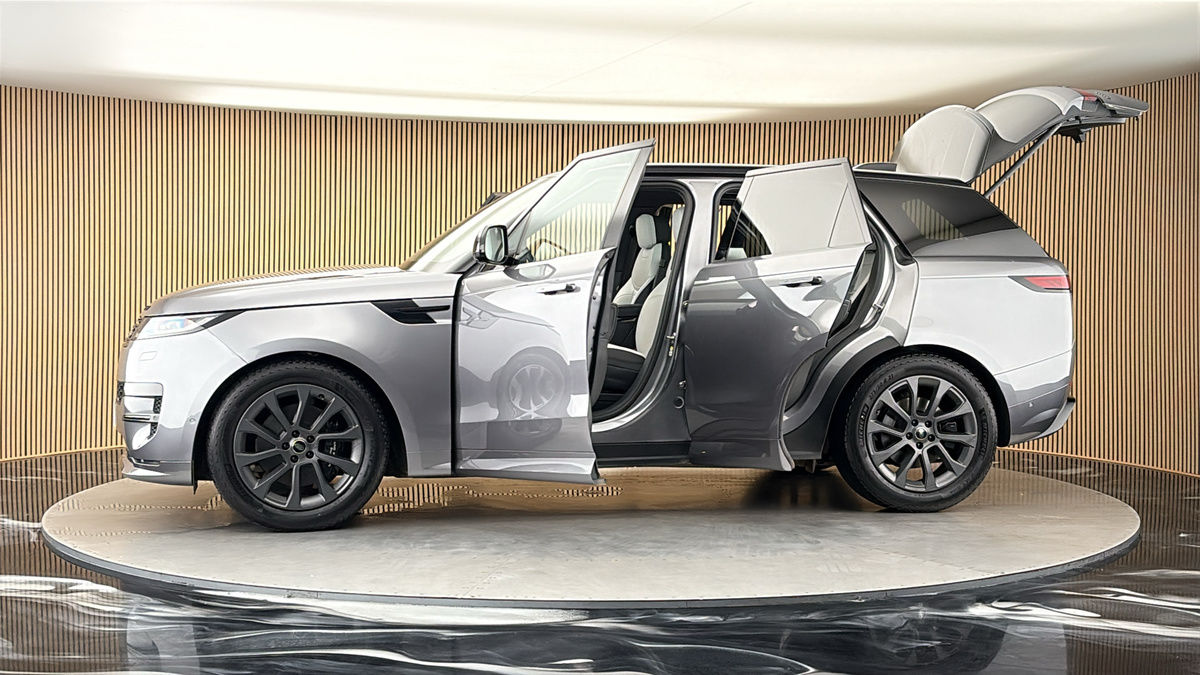 More views of Land Rover Range Rover Sport