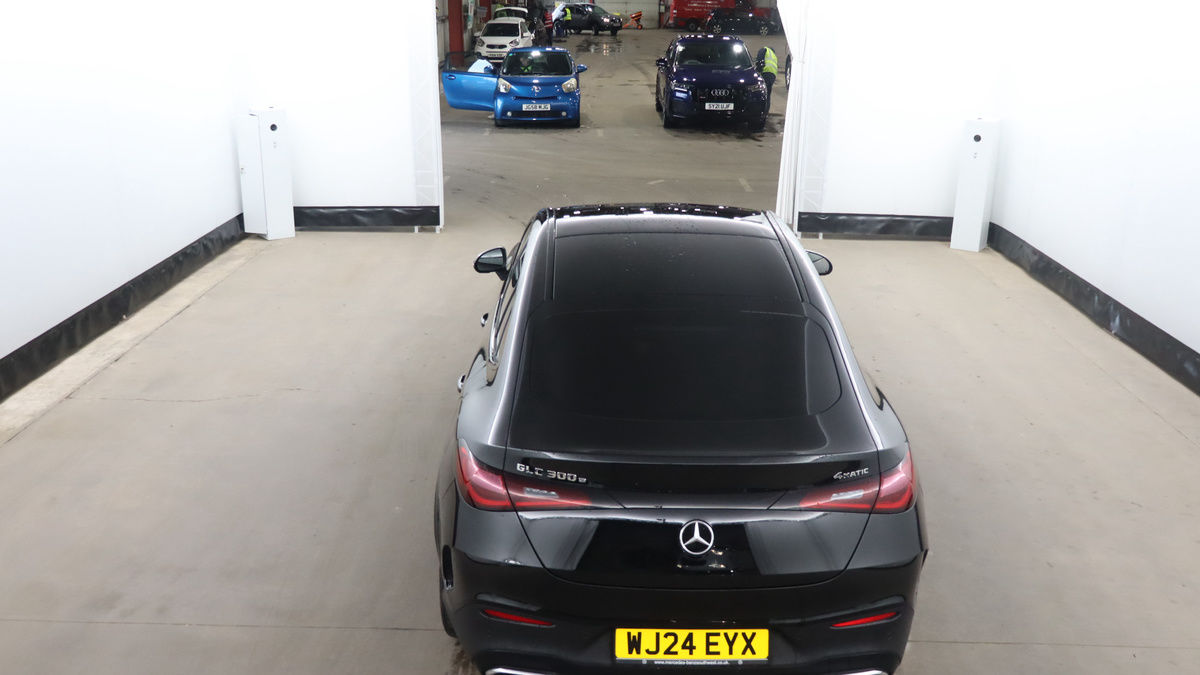 Mercedes-Benz GLC Image 8