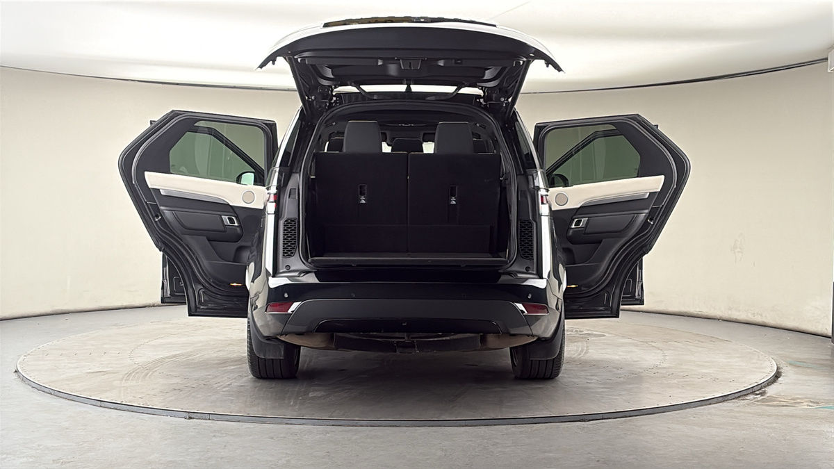 More views of Land Rover Discovery