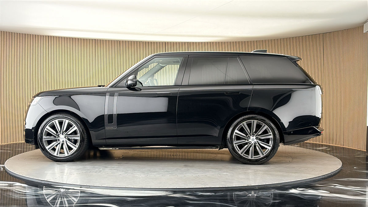 More views of Land Rover Range Rover