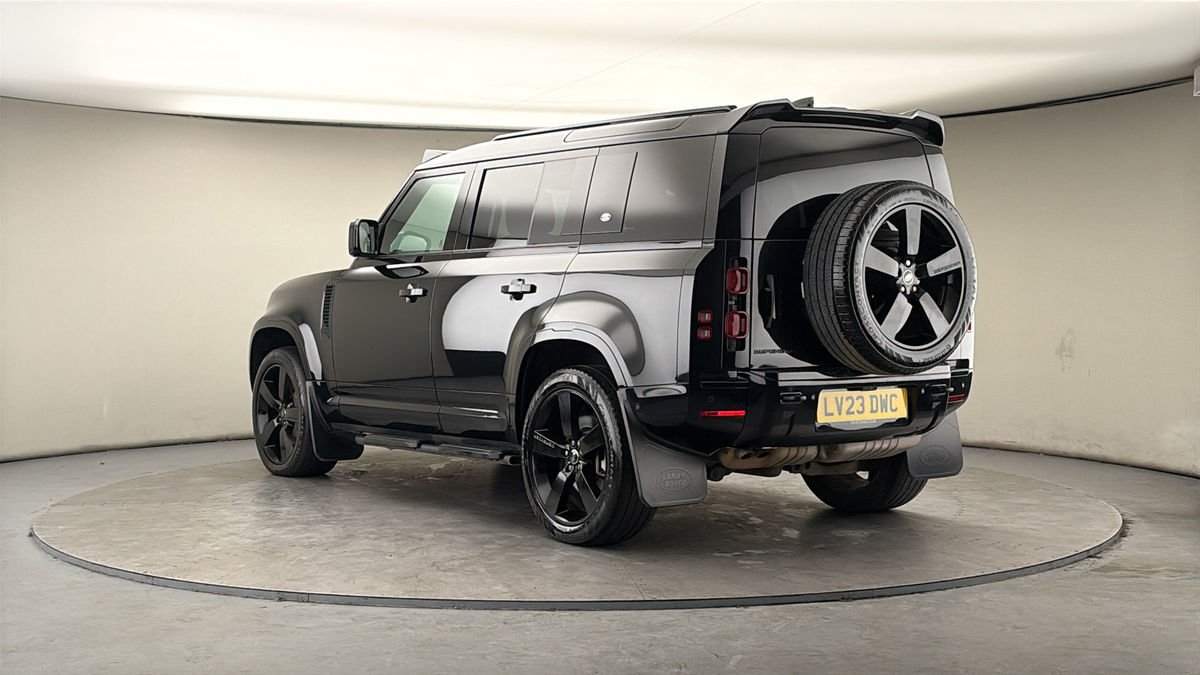 Land Rover Defender 110 Image 2