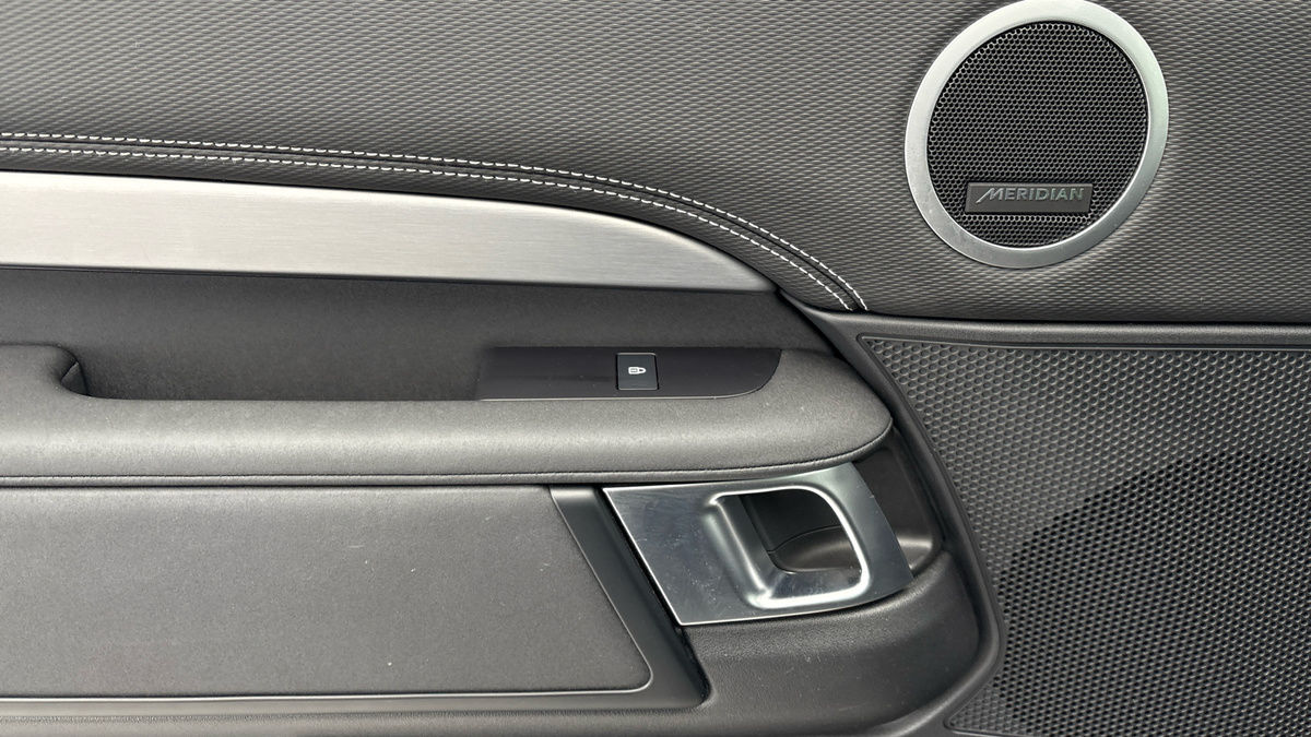 Land Rover Discovery Image 19