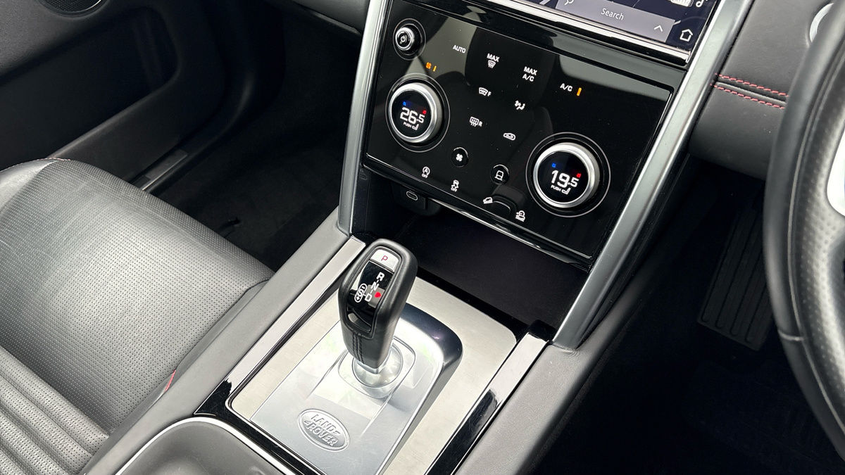 Land Rover Discovery Sport Image 18