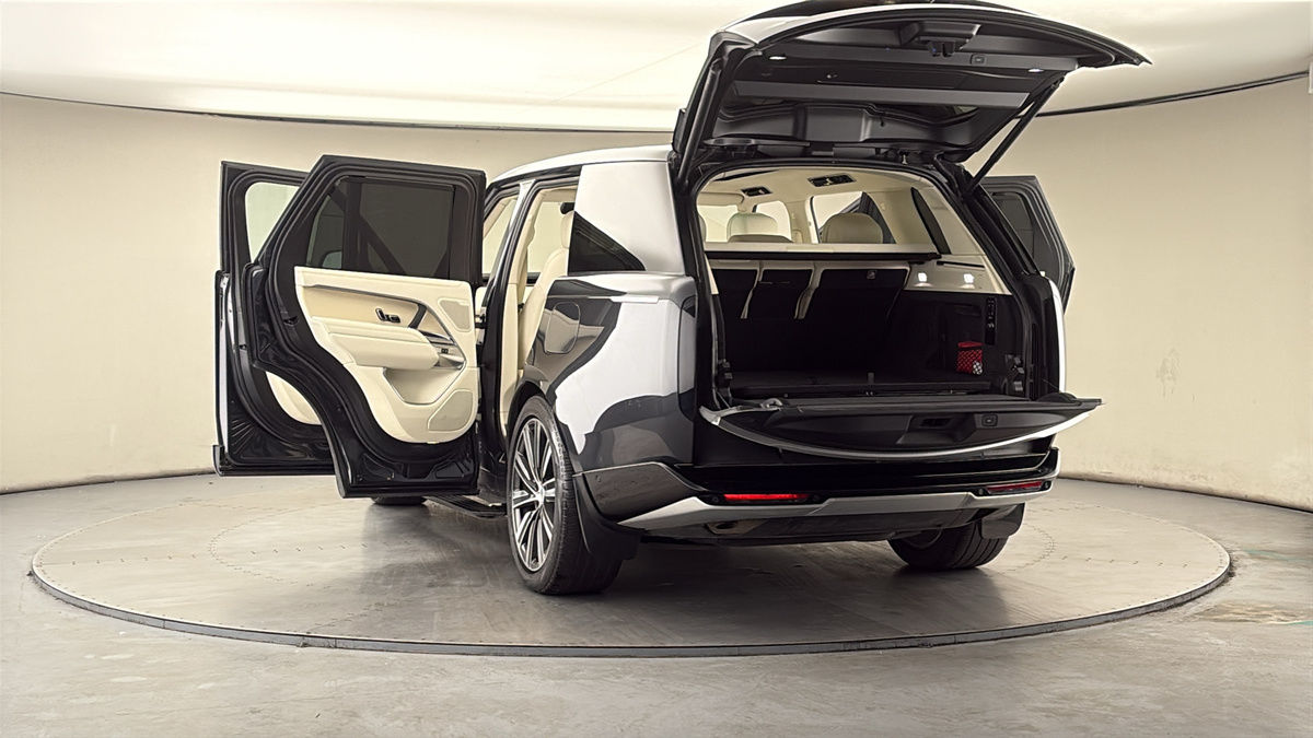 More views of Land Rover Range Rover