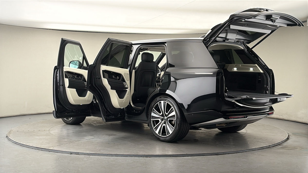 More views of Land Rover Range Rover