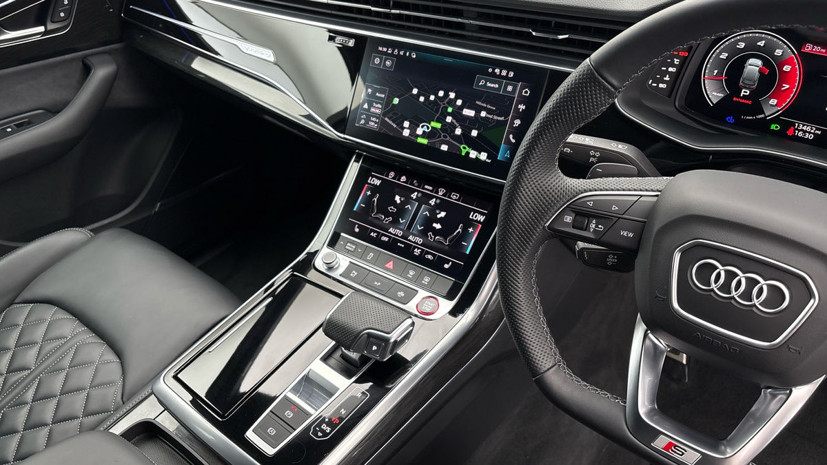 Audi SQ7 Image 18