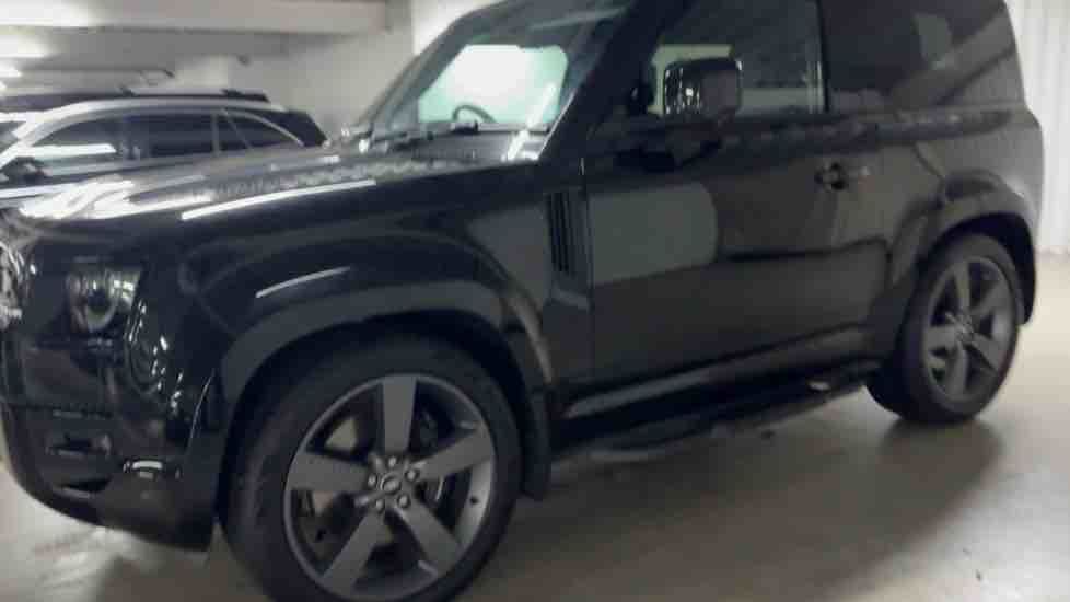 More views of Land Rover Defender 90