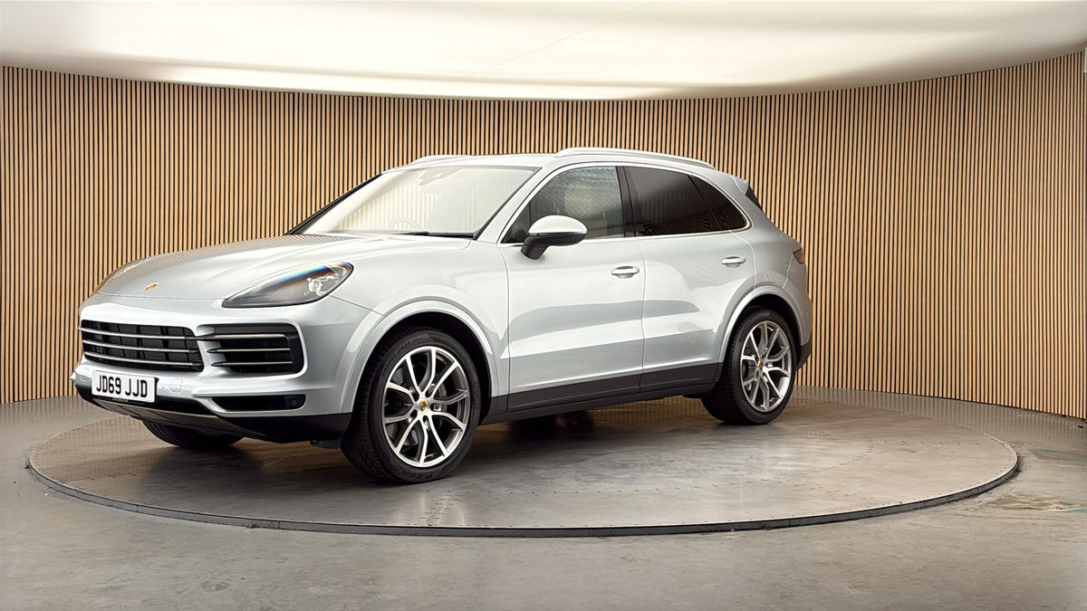 Porsche Cayenne Image 20