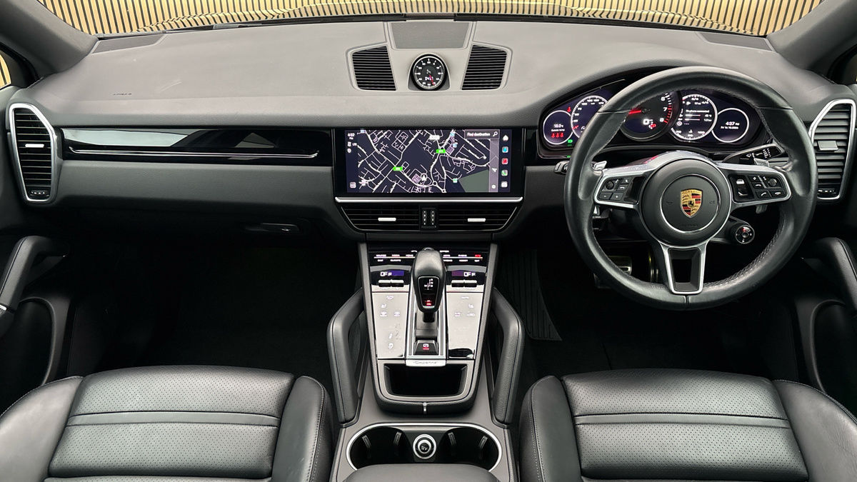 Porsche Cayenne Image 12