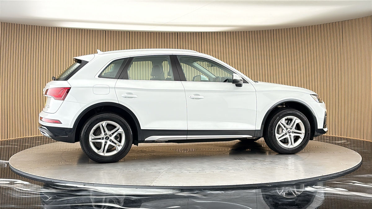 More views of Audi Q5