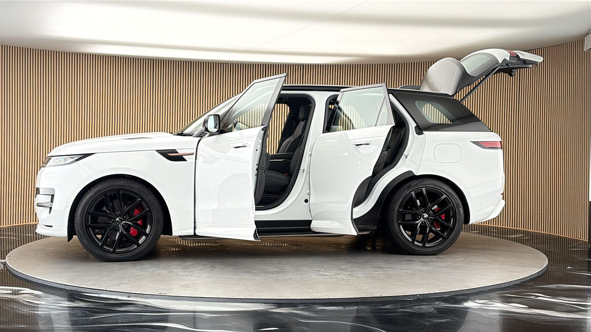 More views of Land Rover Range Rover Sport