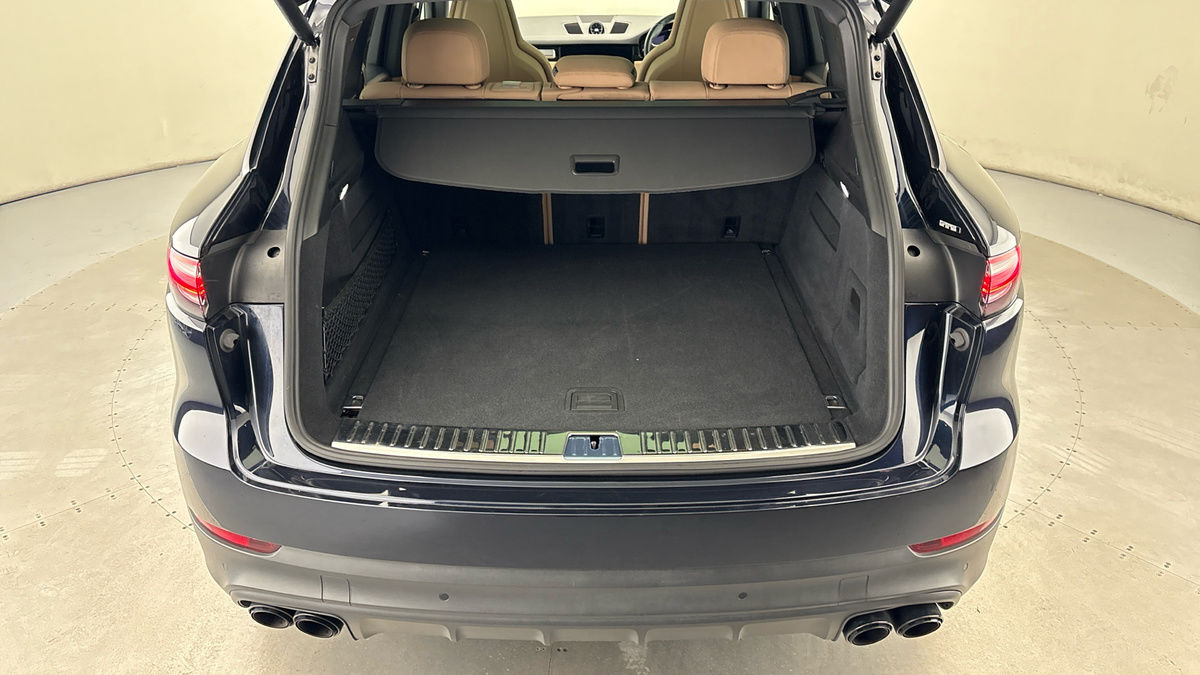 Porsche Cayenne Image 11
