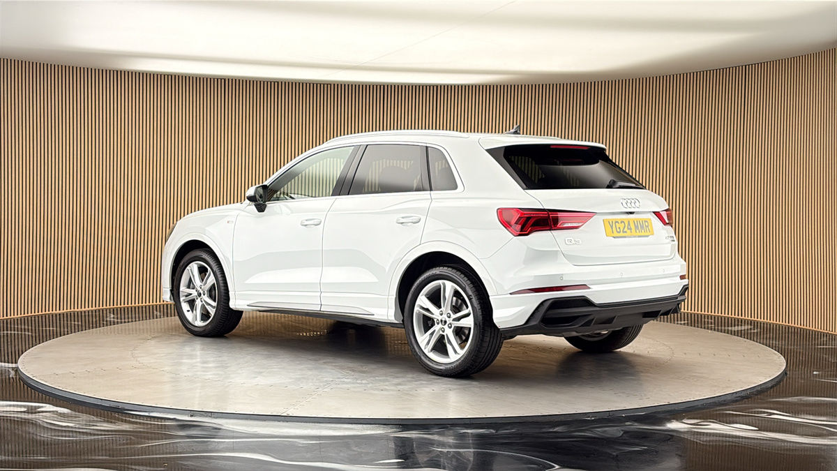 More views of Audi Q3