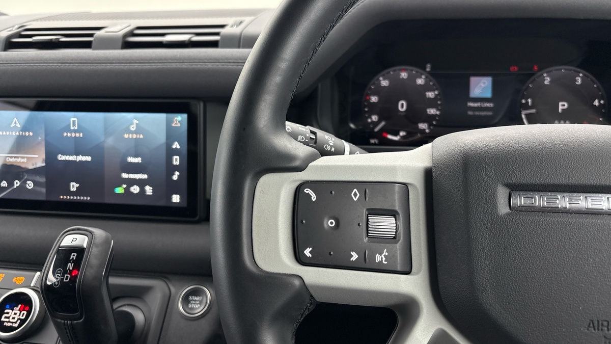 Land Rover Defender 90 Image 13