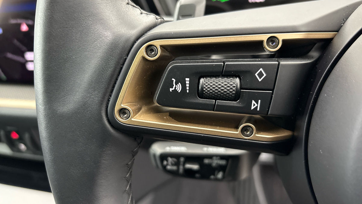 Porsche Cayenne Image 31
