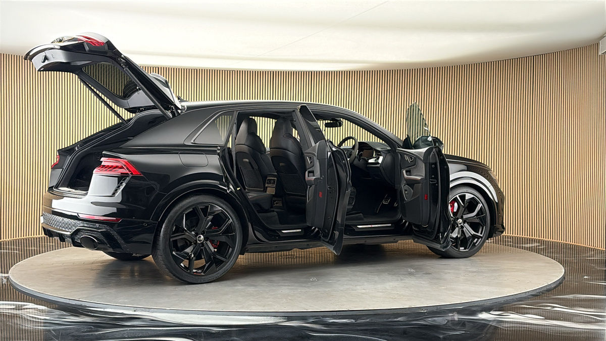 More views of Audi RSQ8