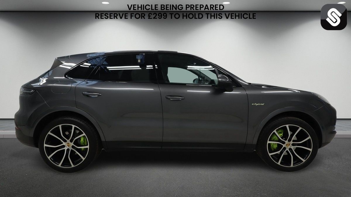 Porsche Cayenne Image 5