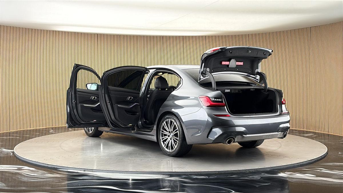BMW 3 Series Image 23