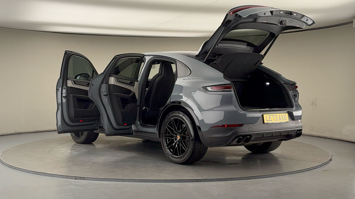 More views of Porsche Cayenne