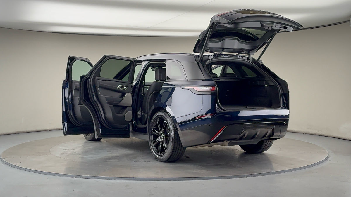 Land Rover Range Rover Velar Image 29