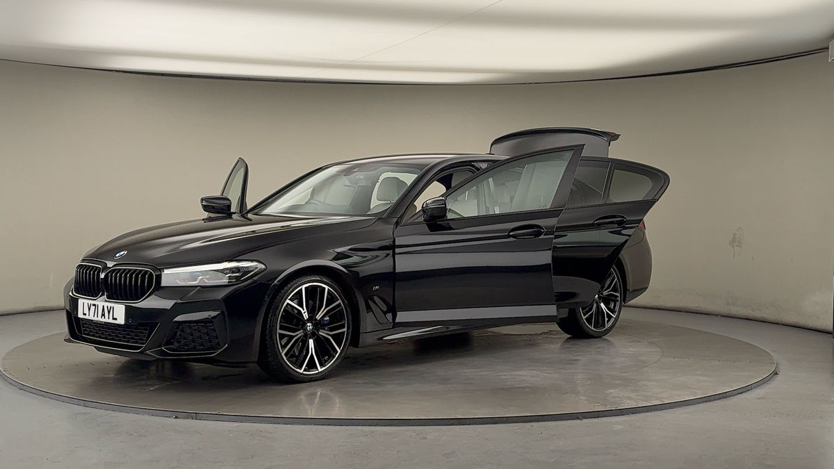 BMW 5 Series Image 22
