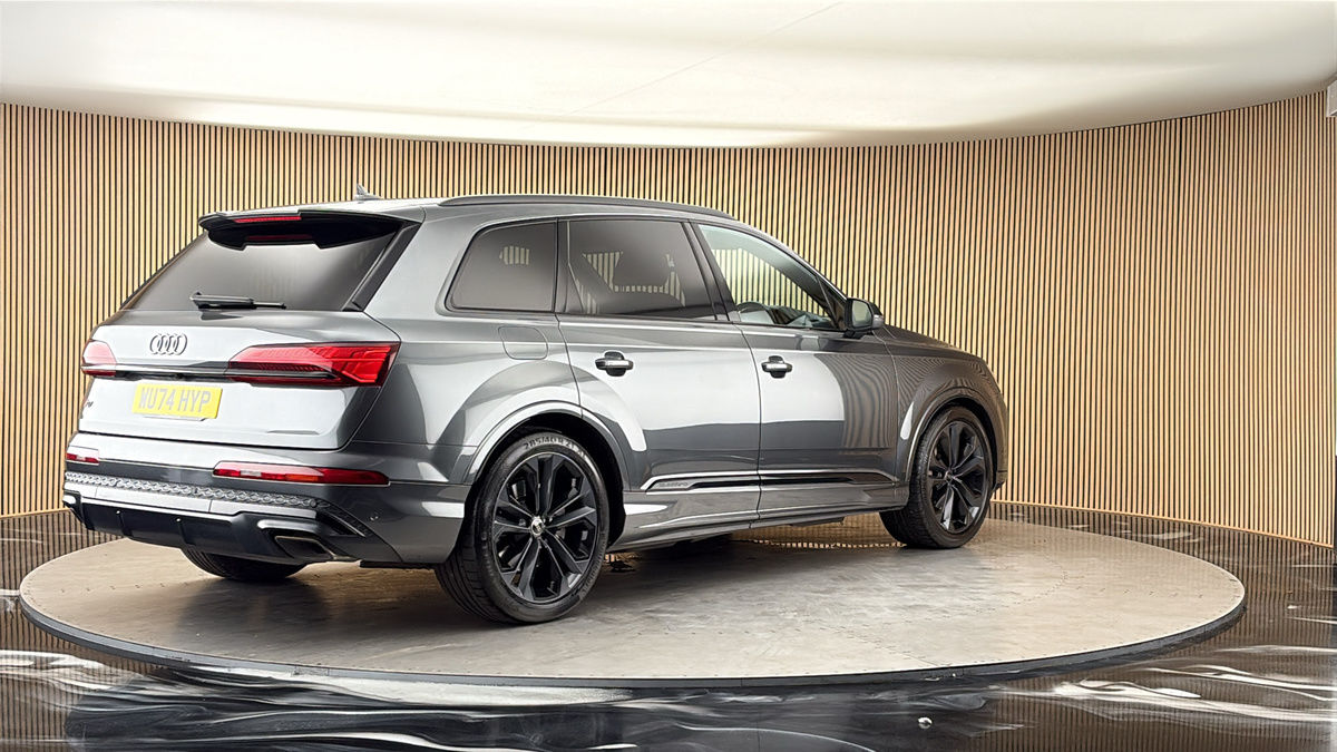 Audi Q7 Image 21