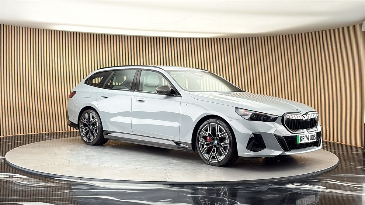 More views of BMW i5