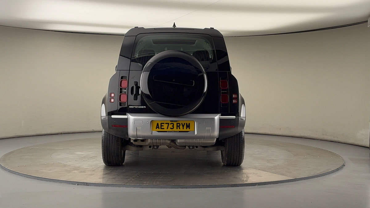 Land Rover Defender 110 Image 4