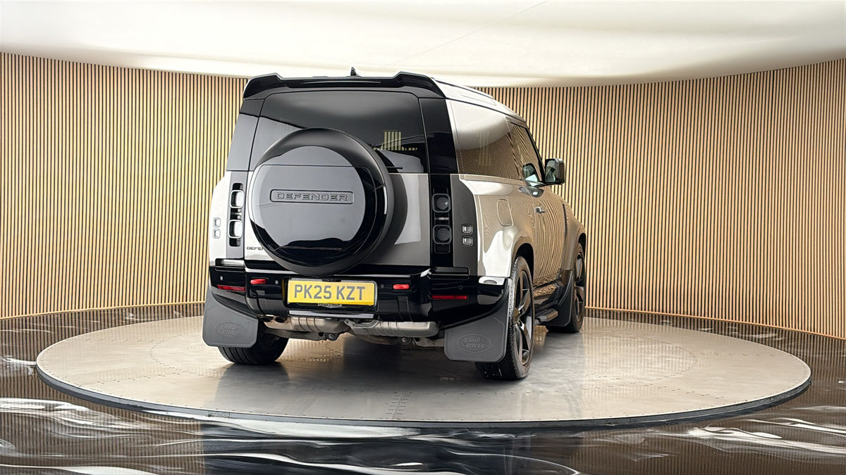 More views of Land Rover Defender 90