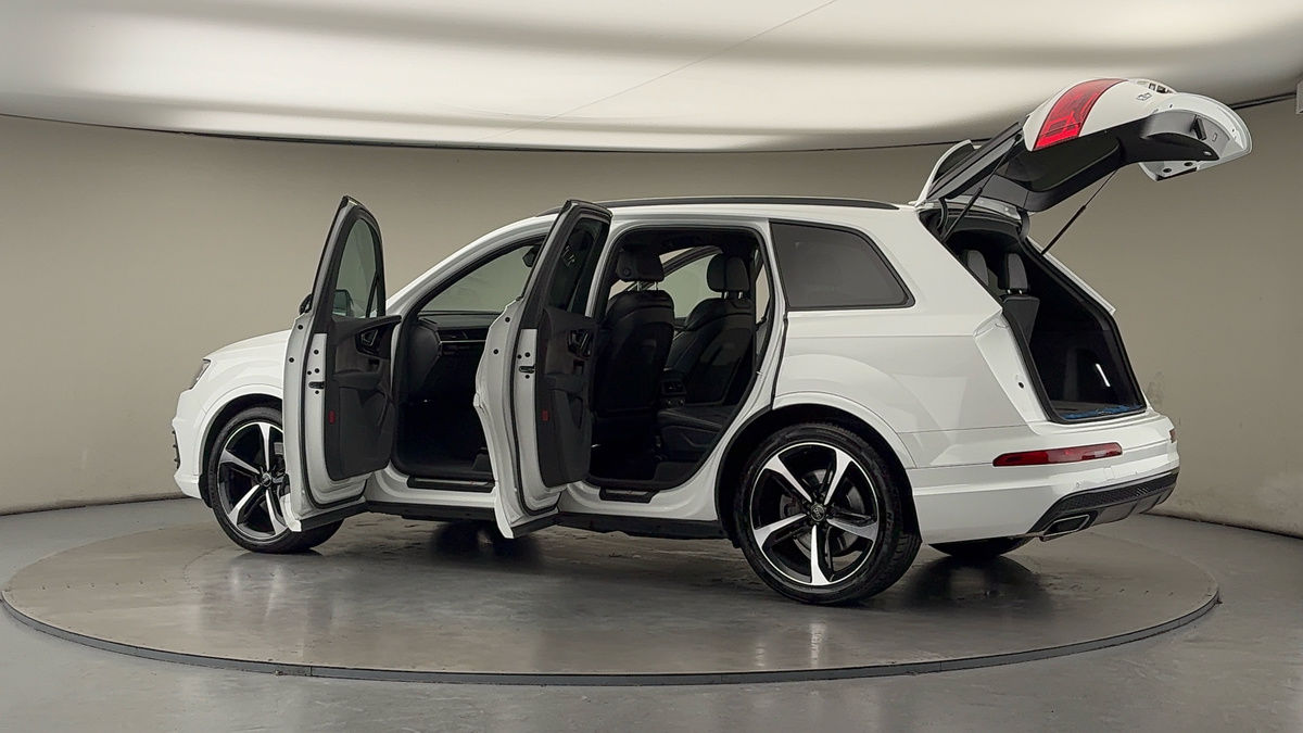 More views of Audi Q7