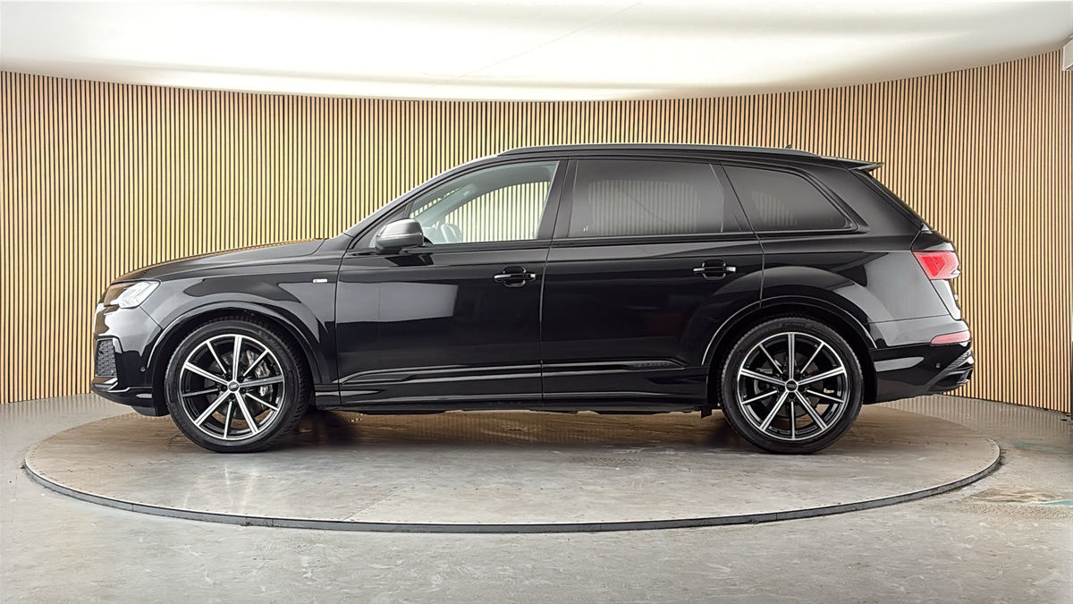 Audi Q7 Image 15