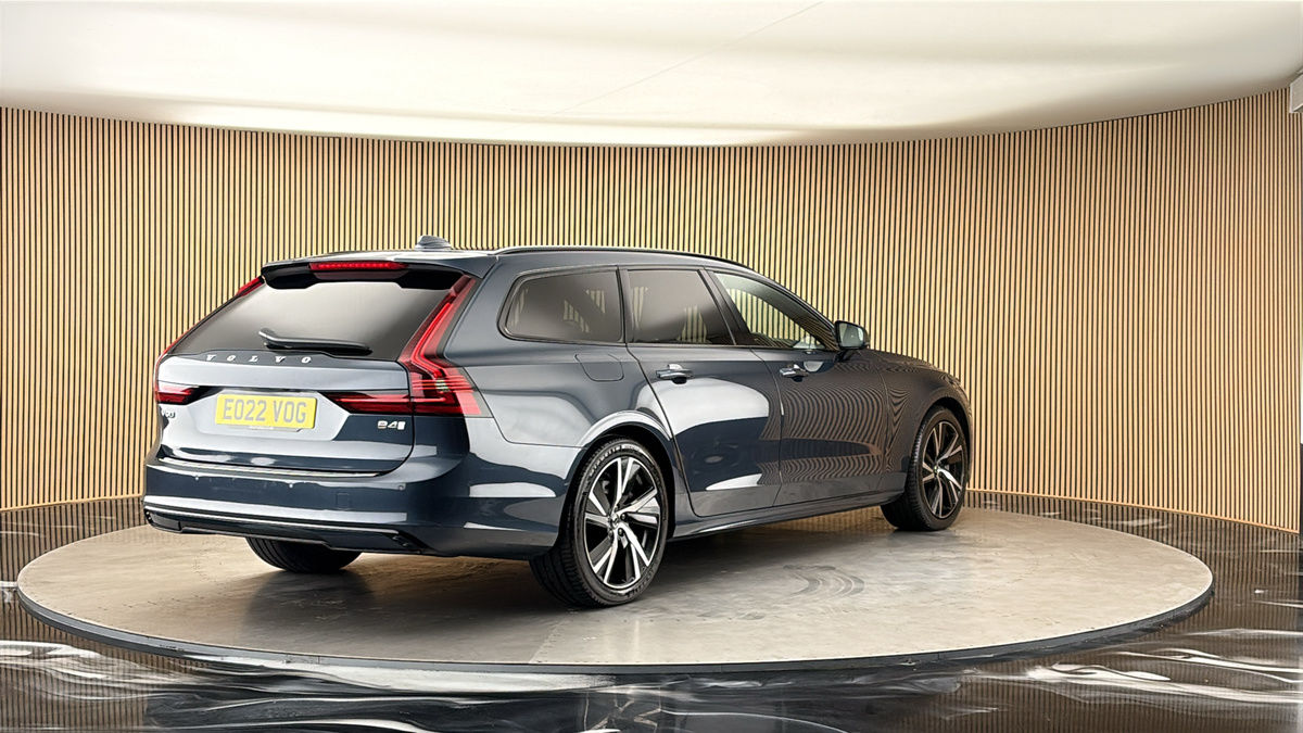 More views of Volvo V90