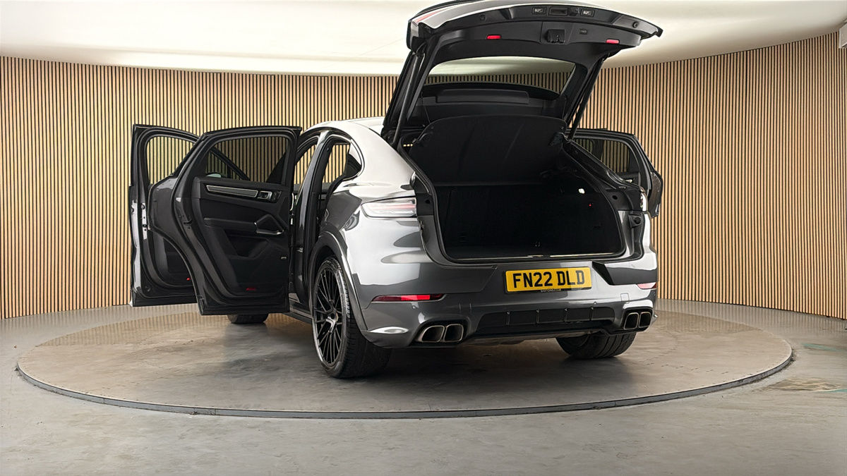 More views of Porsche Cayenne