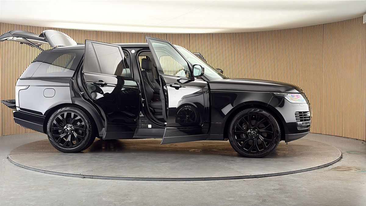 More views of Land Rover Range Rover