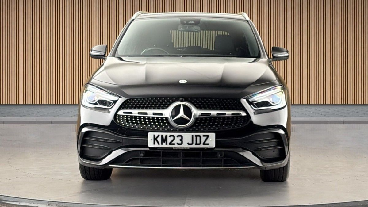 Mercedes-Benz GLA Image 3