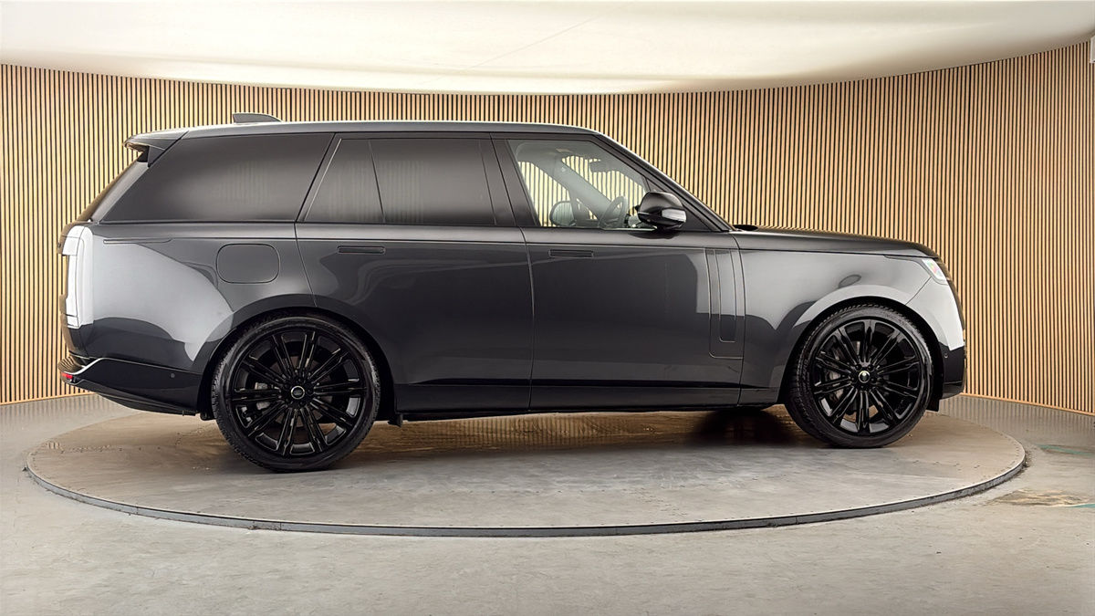 More views of Land Rover Range Rover