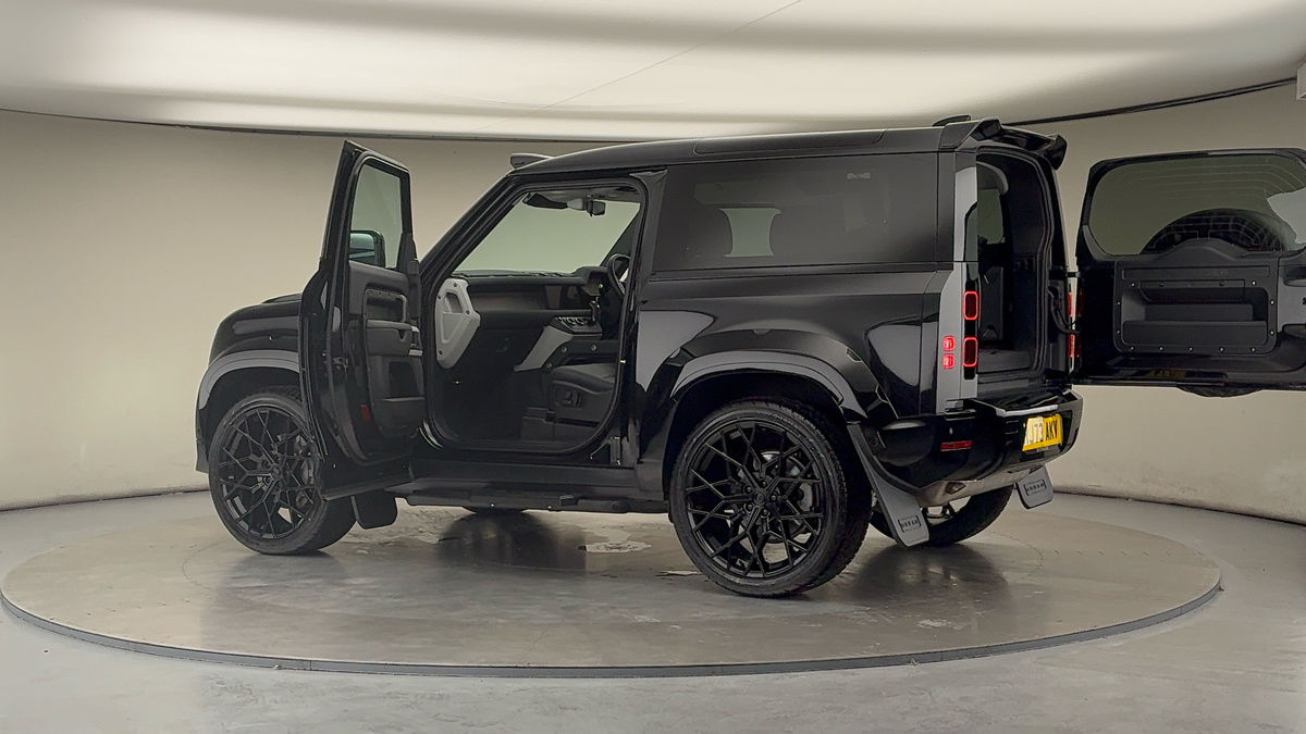 More views of Land Rover Defender 90