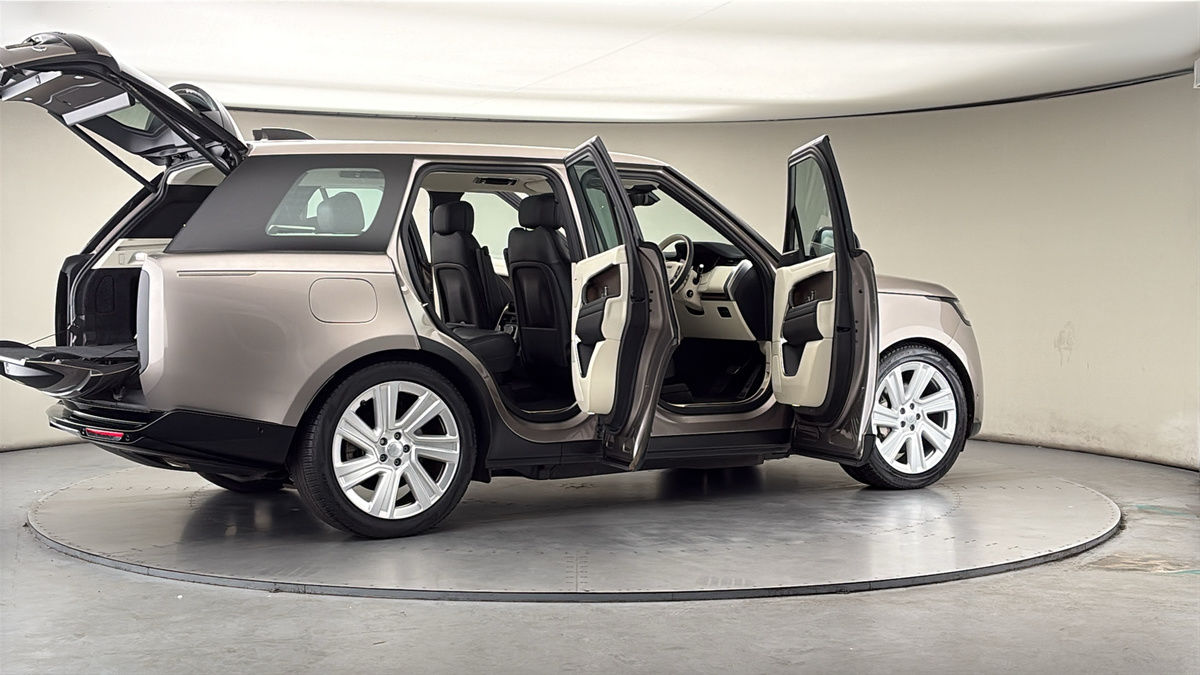 More views of Land Rover Range Rover