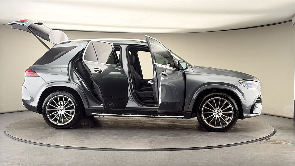 More views of Mercedes-Benz GLE